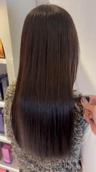 酸性ストレート＋ワンカラー

手触りも良くパヤパヤ、うねりも解消 