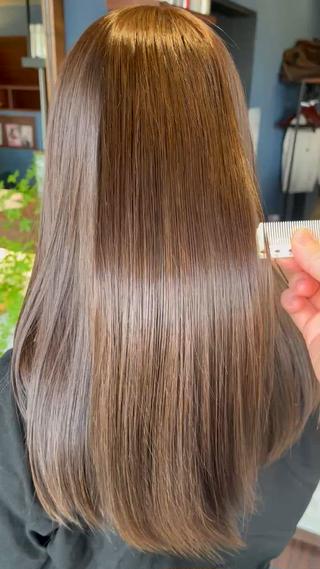 Kubu hair Minamiです。
カラー×水素トリートメントでツヤツヤに
ツヤ感が増すことでカラーもより綺麗に見えてくれます
Kubu hairが「こんな雰囲気になりたい！」をわかりやすくお伝えするために作ったものなので、仕上がりの参考にぜひご覧ください
もちろん実際は、お一人おひとりの髪質やライフスタイルに合わせて、オーダーメイドで似合うスタイルをご提案します
**「Kubu hairにしかできないスタイル」**を体験しに来てください！
成田陽実のページからご予約いただけます
 https://minimodel.jp/r/97d1lNU 