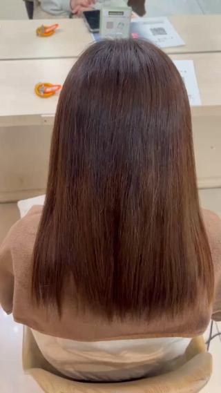 お客様のお悩み  うねりが気になる！ 毛先のパサつき！との事でしたので悩みにあったトリートメントを使って、内部からしっかりと補修して、お客様に満足する仕上がりを提供出来ました！
まだまだモデル募集しております！
少しでもお悩みをお持ちの方、サラサラにしたい方ぜひ体験してみてください！
お客様のご来店を心よりお待ちしております 
