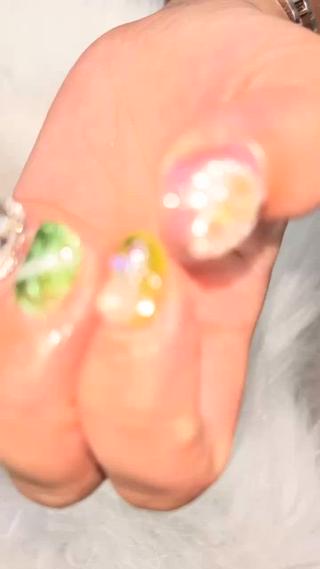 ネイル LAVISH K🍎のネイルデザイン