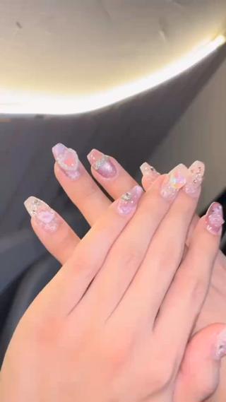 ネイル LAVISH こうちゃん💖のネイルデザイン