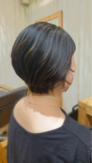 首が細く見える、癖を活かしたショートカットです！

#大阪美容室
#Osakahairsalon
#Osakahairstylist
#Japanesehairstylist
#ミニボブ
#丸みボブ
#ショート
#ショートヘア
#ショートスタイル
#丸みショート
#くびれショート
#ベリーショート
#大人美人ショート
#大人美人ボブ
#大人可愛いショート
#大人可愛いボブ
#大人綺麗ショート
#大人綺麗ボブ
#大阪ショート
#大阪ボブ
#天王寺ショート
#天王寺ボブ
#長居ショート
#長居ボブ 