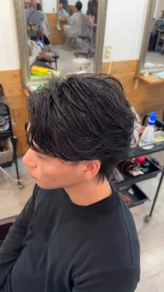 今大人気のフェザーパーマ 