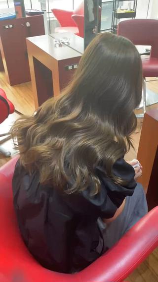 ロング 奥野碧🌈艶髪 /ダメージレスカラーのヘアスタイル
