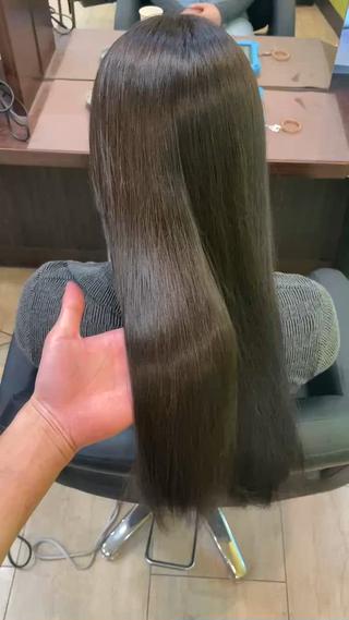 艶々グレージュカラー