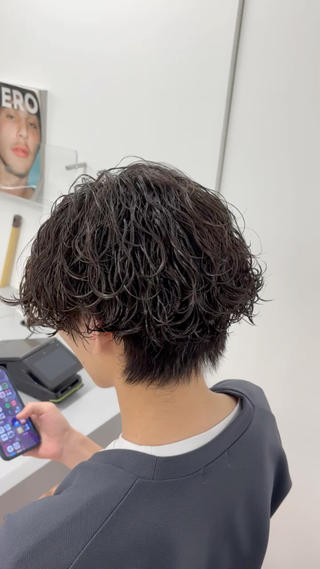 ショート パーマ メンズ なりたひろと / モデル料金でご案内中のヘアスタイル