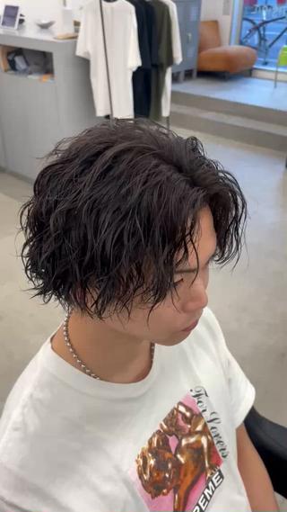 ショート パーマ メンズ なりたひろと / モデル料金でご案内中のヘアスタイル