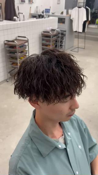 ショート パーマ メンズ なりたひろと / モデル料金でご案内中のヘアスタイル