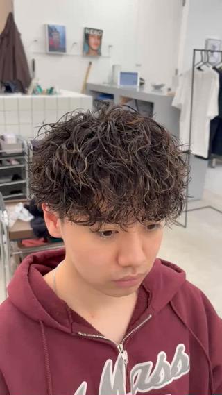 ショート パーマ メンズ なりたひろと / モデル料金でご案内中のヘアスタイル