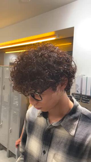 パーマ メンズ 小尾 優然のヘアスタイル