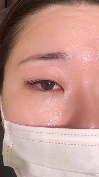 目尻だけカールを下げてタレ目効果 