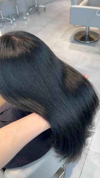 地毛風ブルーブラックカラー
暗髪のカラーで暗過ぎない柔らかい仕上がりになるのでおすすめです！ 