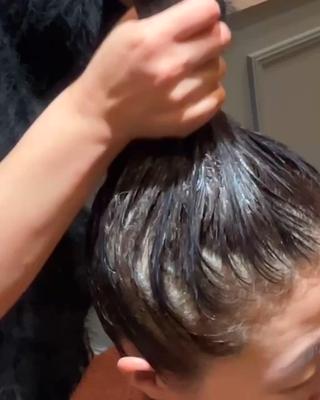 バリ式クリームバスで頭皮に保湿と
髪にしなやかさを与えてくれます
眼精疲労、抜け毛や薄毛にお悩みの方にも
オススメな施術です。
ぜひ一度お試しください