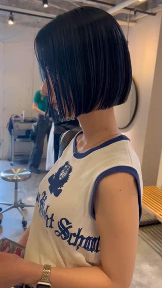 ショート カラー Loom.所属・村上雅人 ナチュラルモードのヘアスタイル
