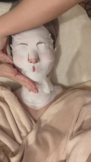 グイッと引き上げます 