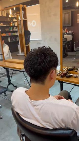 くせ毛を活かしたピンパーマ風スパイキーショート 