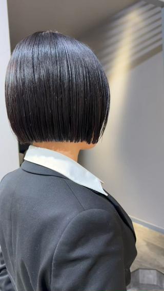 襟足ギリギリのミニボブ