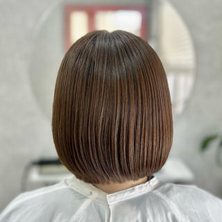 ショート カラー 澤木 愛美のヘアスタイル