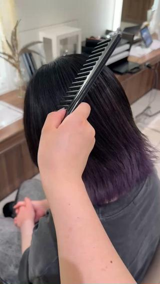 魅せる透明感カラーでお客様満足度NO.1
独自ケア、カラー配合で艶感質感透明感up

【透明感＆長持ちカラー】【色落ちまで綺麗】
提供します

色落ちまで楽しめるカラー配合となっていて、お客様の要望にお答えして、今後も楽しめる
カラーを提供しています 