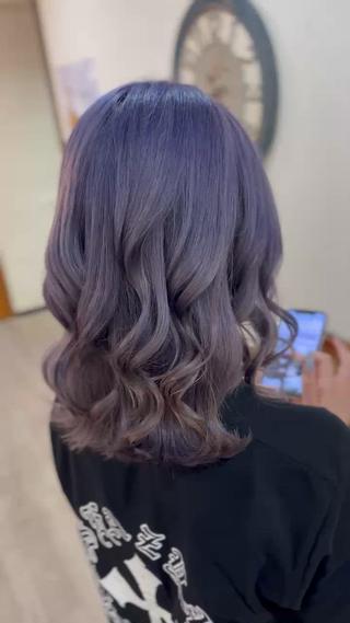 ミディアム 飯星慧斗 /ブリーチ、縮毛矯正のヘアスタイル