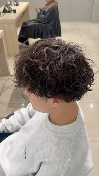 パーマ メンズ 巖本 真希のヘアスタイル