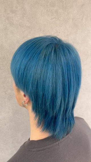 カラー メンズ 巖本 真希のヘアスタイル