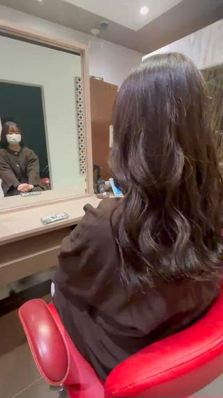 ロング カラー 渡部 優衣のヘアスタイル