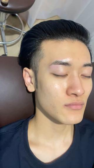 骨格バチバチあわせたストレート眉
毛並み意識して間引きも行っております。