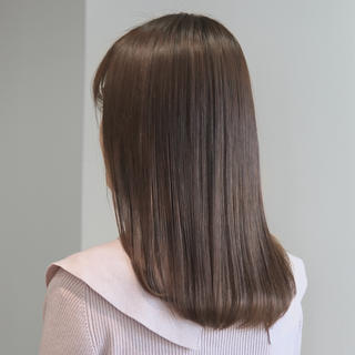 Instagramも毎日更新中【@navile_mizue】
地毛のように柔らかく巻いても取れづらい酸性ストレート。
従来の縮毛矯正の概念をガラリと変えてしまうほどの柔らかい質感で癖もしっかり伸びる縮毛矯正。
#酸性ストレート#髪質改善ストレート