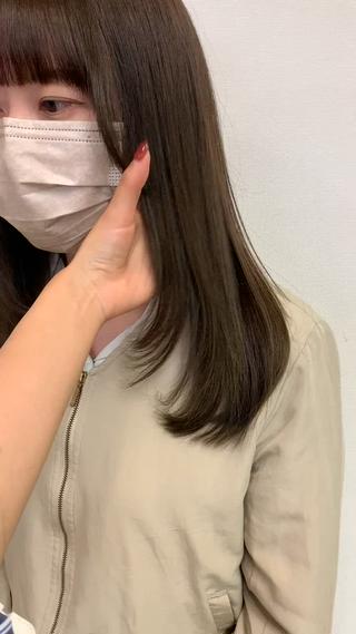 オリーブベージュ 