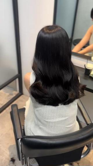 セミロング 髪質改善♡ 保坂汐音のヘアスタイル