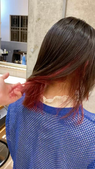 黒染め、ハイライト、ブリーチ二回履歴をムラ修正してレッドに 