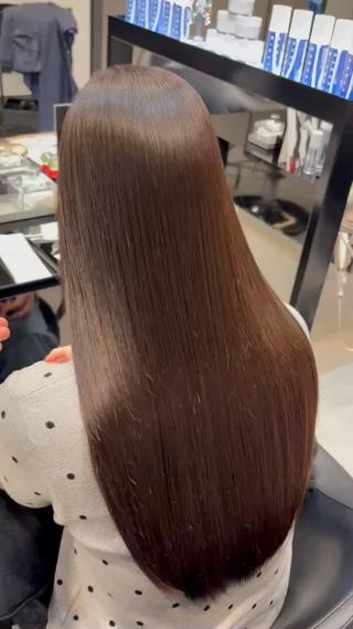 セミロング HARUKI MINATO Japan FUKUOKA所属・秋屋 美々梨のヘアスタイル