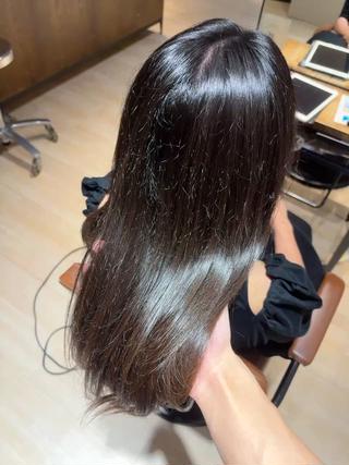 先程のスナップフォトの動画Ver.です！
お客様から「ツヤツヤさらさらで自分の髪じゃないみたい！」と好評頂きました！ 