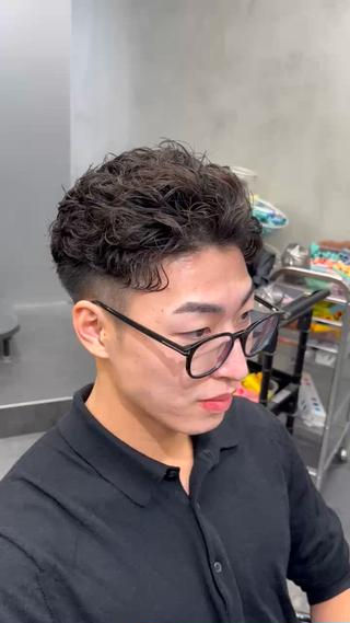 パーマ 松田 優斗のヘアスタイル