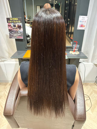 乾かしただけでこの艶髪
認定店限定ホリスティックストレート
しっかり癖を伸ばし柔らかく、艶々にストレートさせていただけます 