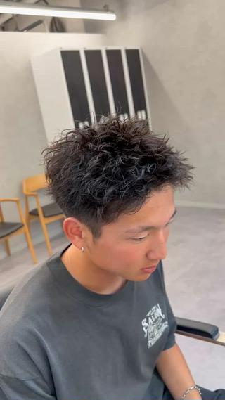 ショート パーマ メンズ 安藤 晴大のヘアスタイル