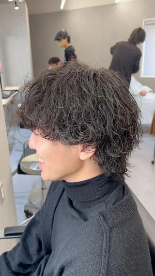 ミディアム パーマ メンズ 安藤 晴大のヘアスタイル