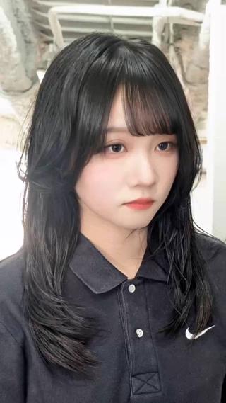 セミロング 紙屋町　legare 🌈山村　麻美　のヘアスタイル