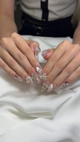 セミロング Bibi beauty spa Osaka所属・Chann Channのネイルデザイン