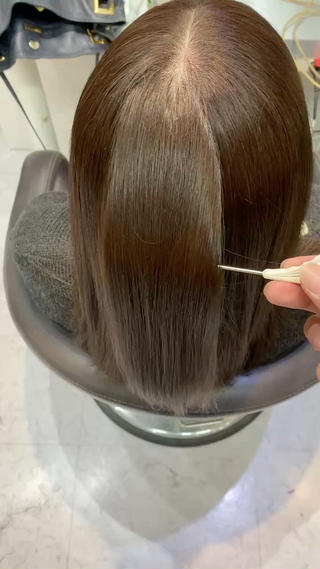 毛が硬くてサラサラになりたいけど諦めていたお客様を縮毛矯正でサラサラヘアに!