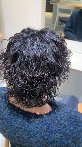 ロングの方の波巻きパーマになります！！ 