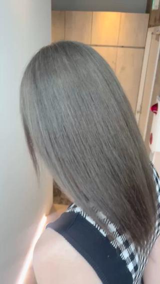 セミロング カラー ショウタロウ🌟 タニサキのヘアスタイル