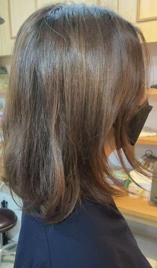 毎日アイロンしてる方、とにかく艶が欲しい!という方にオススメです!縮毛矯正よりダメージレスでトリートメント成分が豊富なので軽い気持ちでかけられます!