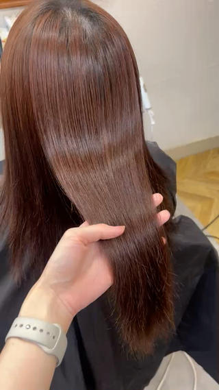 髪質改善酸熱ストレート
縮毛矯正とトリートメントのいいとこどりのメニュー

事前にブリーチ履歴の有無をカウンセリングさせていただいておりますので、ご理解の程よろしくお願いいたします 