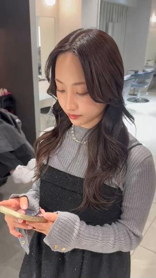 セミロング カラー ハッシュカット レイヤー池袋のヘアスタイル