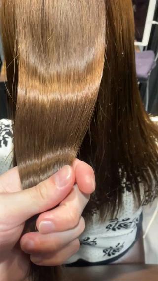 プラチナトリートメントでハンドブローだけでこのツヤ感です 