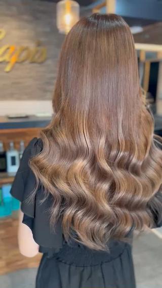 ロング カラー 横浜Lapisあゆみ 艶髪/シールエクステのヘアスタイル