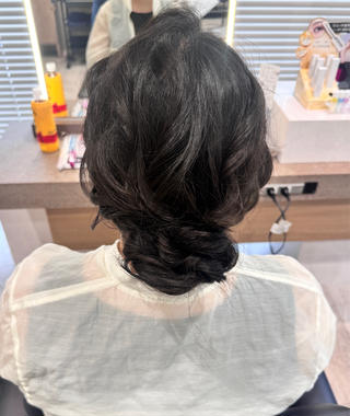 ロングのお客様️低めのゆるふわお団子ヘアセットです 