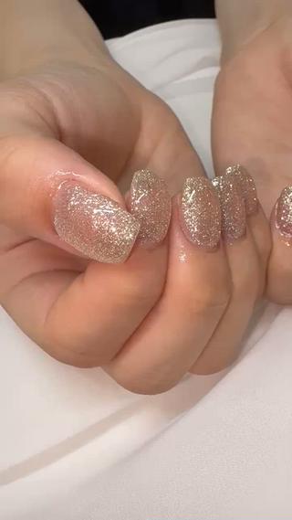 キラキラフラッシュネイル
#本町ネイル#心斎橋ネイル#梅田ネイル#パラジェル#上品ネイル#キラキラネイル